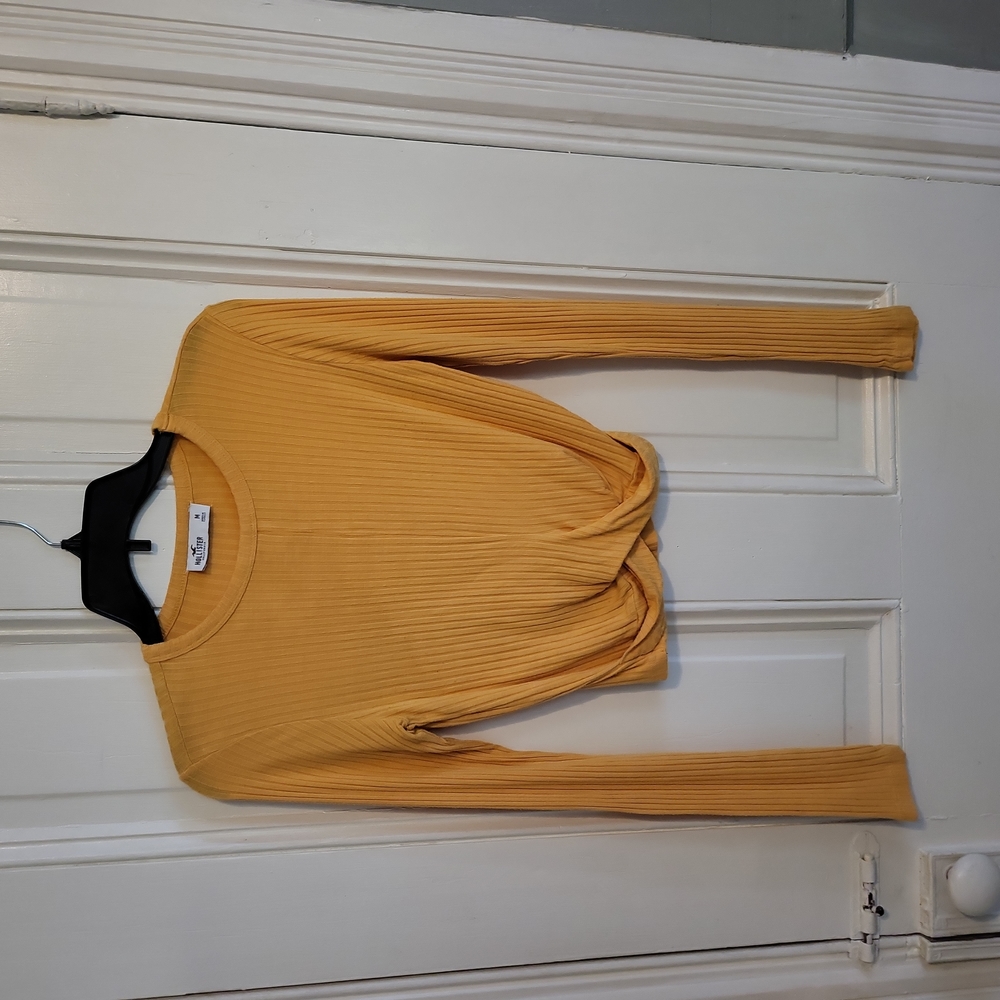 Hollister Cropped Ribbed Top Sz. MEDIUM